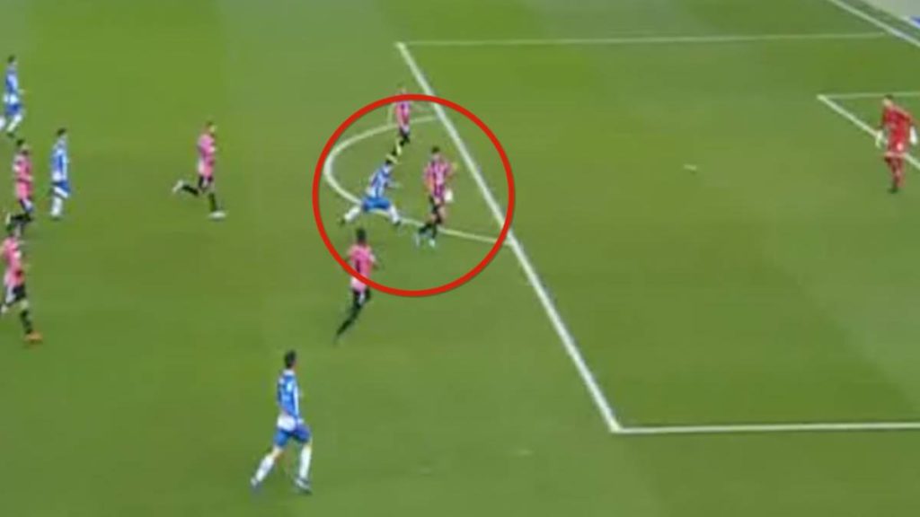 penalti fuera del area español iglesias villanueva