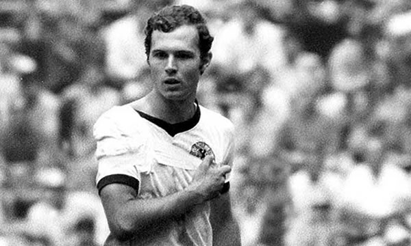 Dix des meilleurs joueurs qui a vu l'histoire du monde 4 beckenbauer lesion hombro