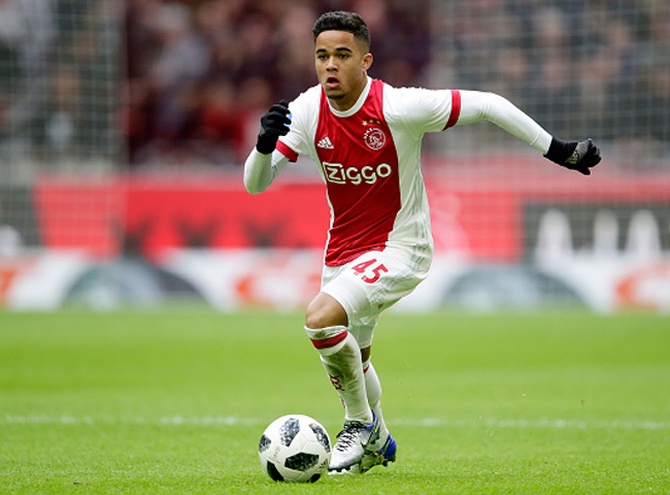 Justin Kluivert follow his father's footsteps and signed for a big Serie A