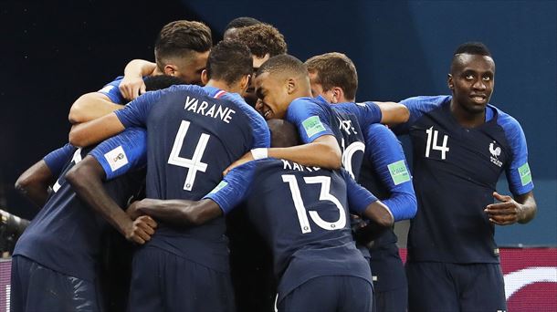 France wins his second World Cup win twenty years after the first