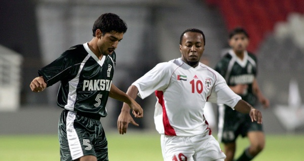 ismail matar en un partido con emiratos arabes unidos ante pakistan afp