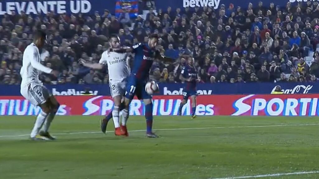 los robos de Real Madrid y Barcelona 