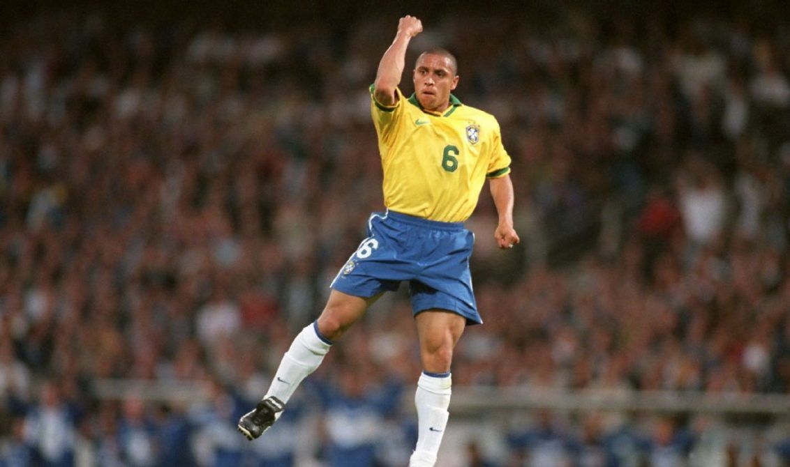 The top five career goals from Roberto Carlos