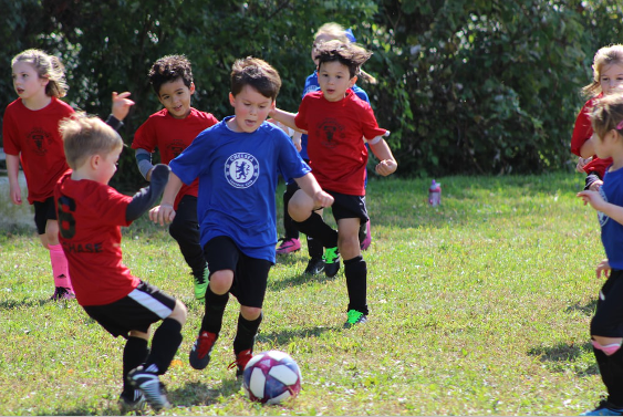 Beneficios de los campamentos de fútbol en el extranjero para la maduración de los jóvenes