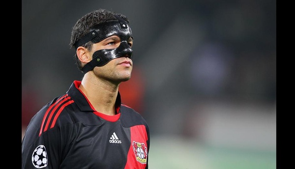 Footballers com mascara 12 Ballack Leverkusen