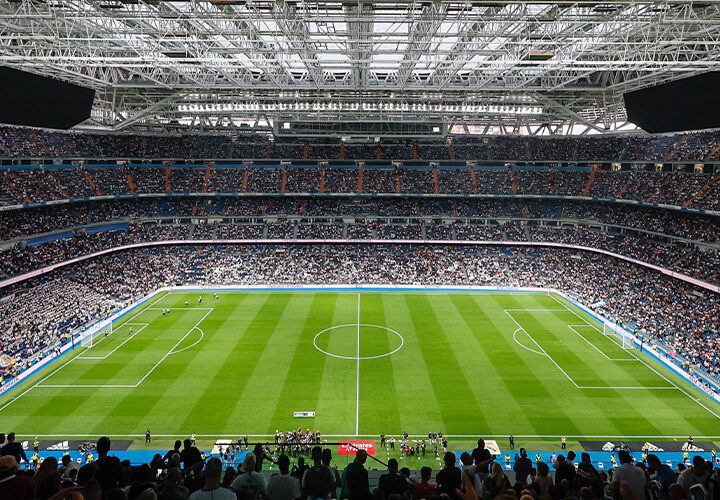 Les stades couverts dans le monde du football: champs avec toit-terrasse