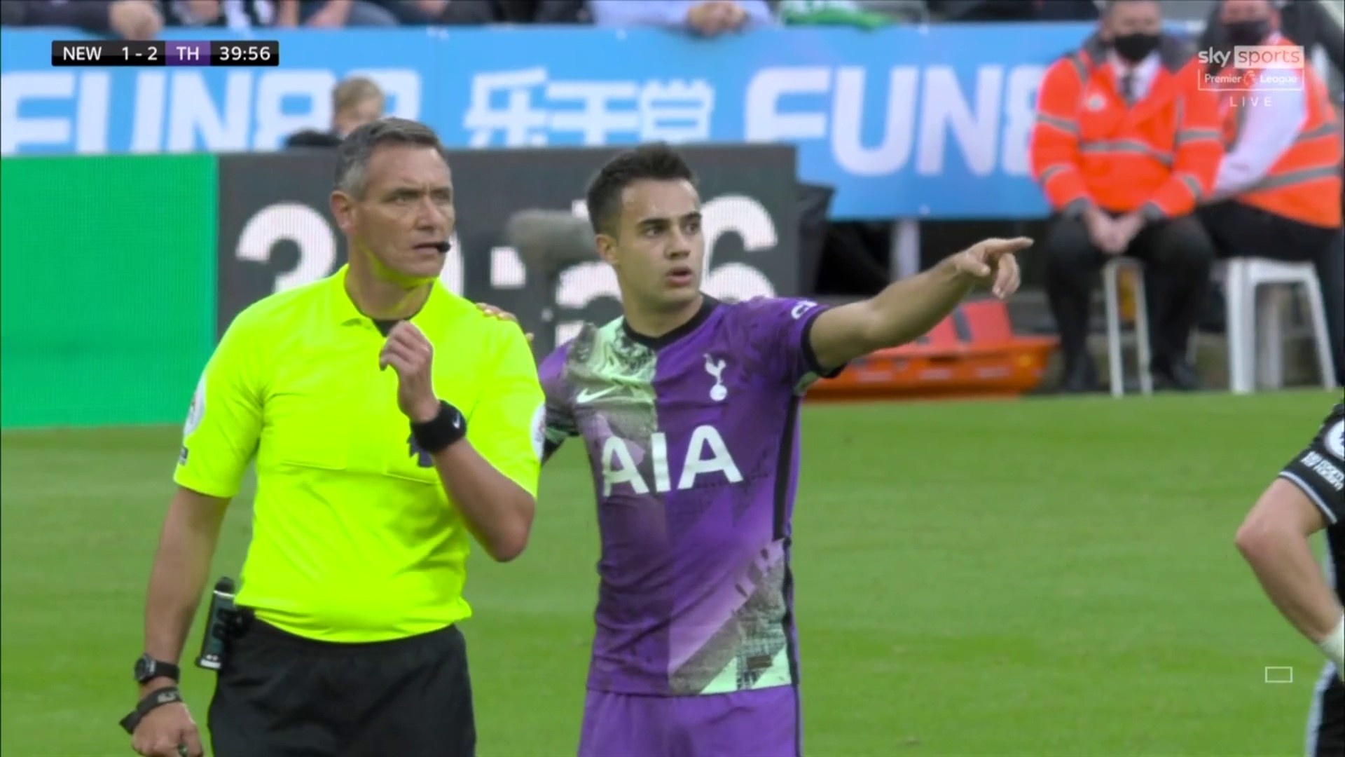 Aficionado sufre paro cardiaco en el Newcastle-Tottenham
