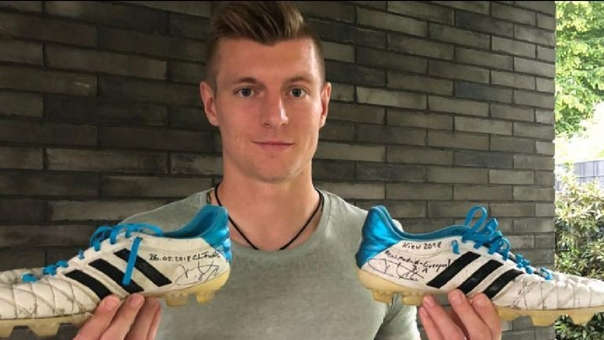 Toni Kroos always wears the same model of boots
