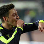 Mesut Özil se retira del fútbol