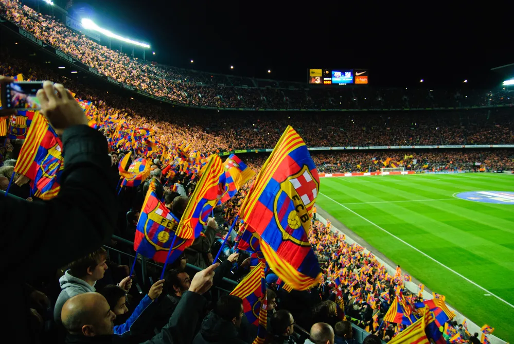 Os maiores estádios de futebol do mundo Los estadios más grandes del mundo