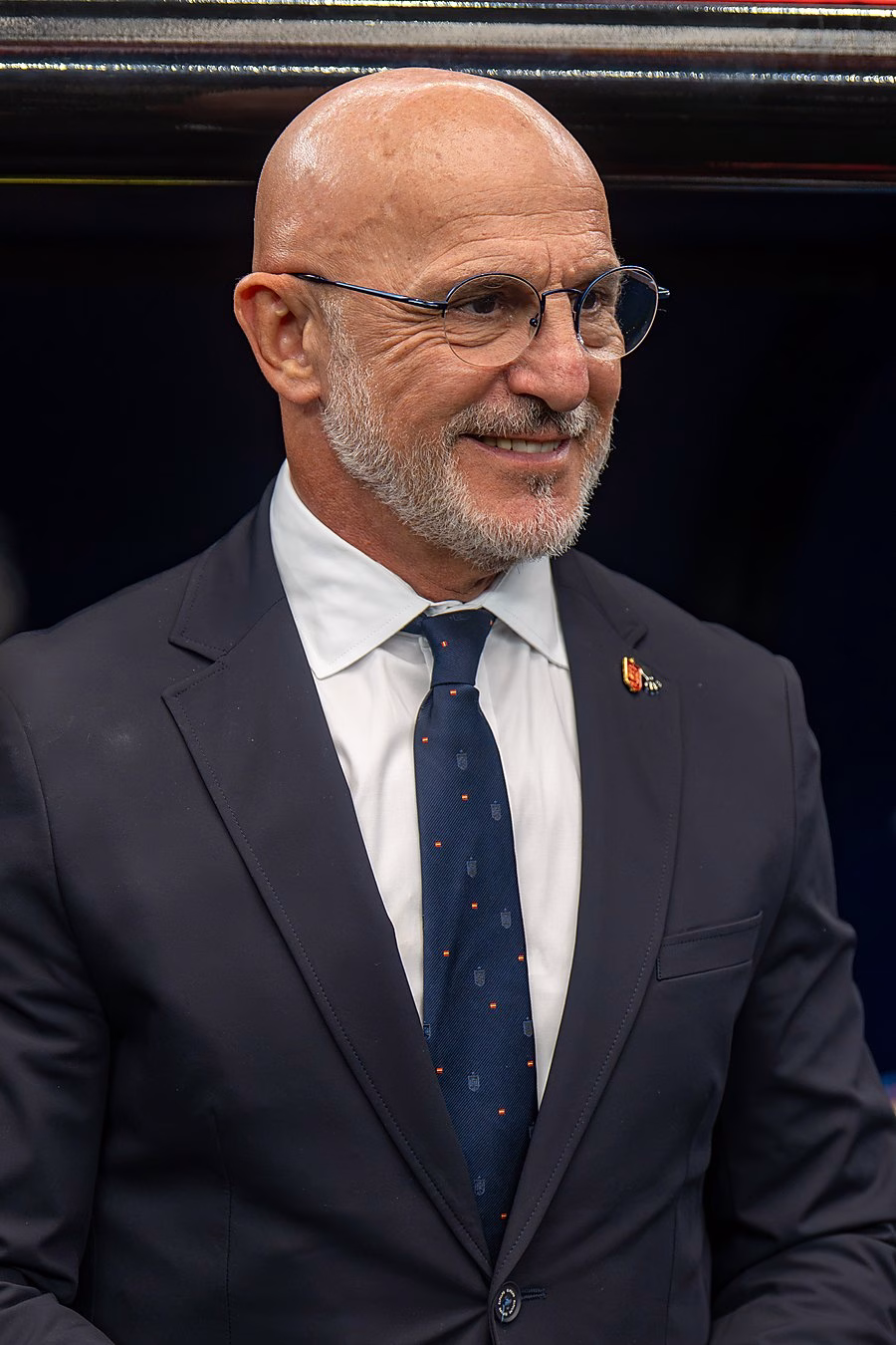 Luis de la Fuente, el seleccionador que devolvió a España a la cima 1 Retrato de Luis de la Fuente seleccionador de España en el Mundial 2026