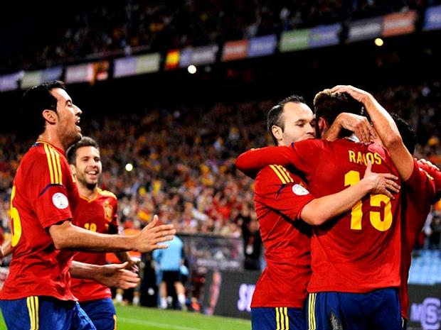 Spain ties with Finland and thickens the pass to the World Cup in Brazil
